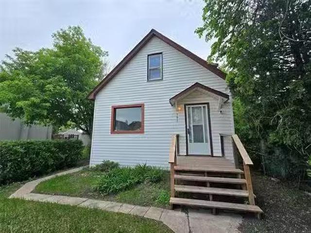 House for sale in East St. Paul, Manitoba