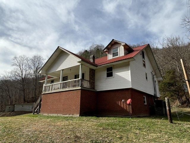 House for sale in Manchester, Kentucky