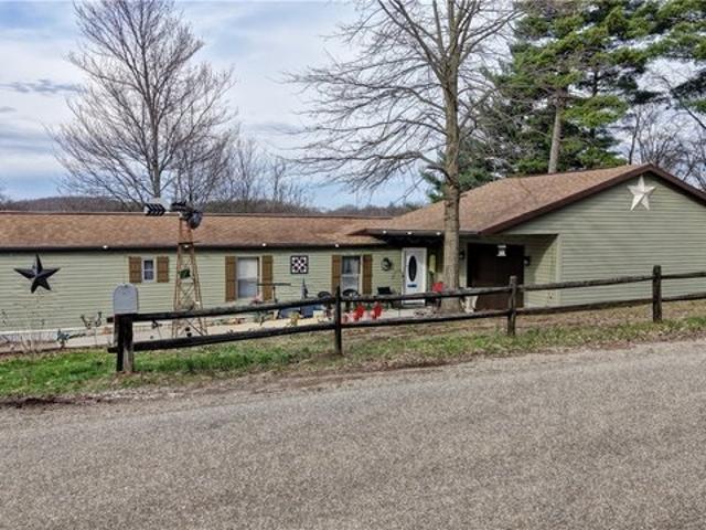 House for sale in Newcomerstown, Ohio