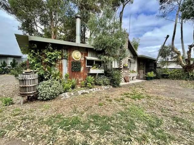 Apartment for rent in Camerons Creek, Victoria