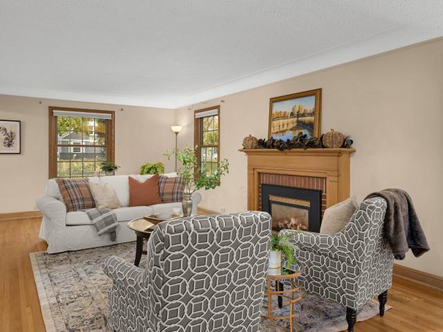 House for sale in Diamond Lake, Minneapolis