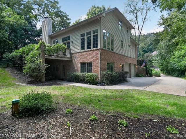 House for sale in Hamburg, Michigan