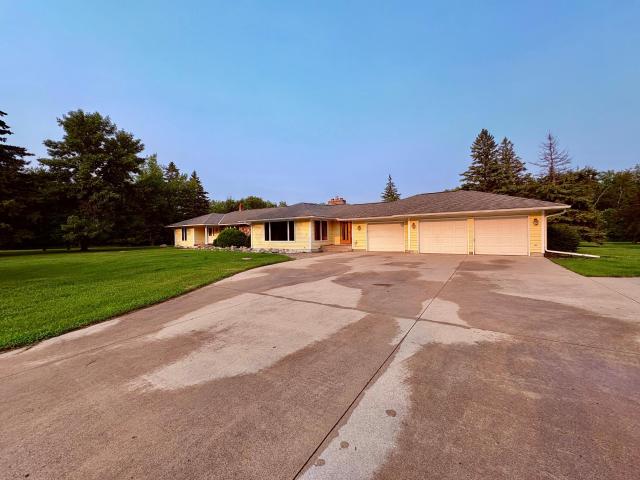 House for sale in Warroad, Minnesota