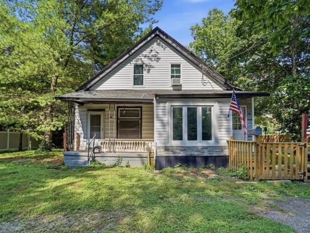 House for sale in Roselawn, Ohio