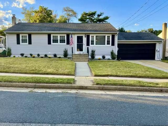 House for rent in Freehold