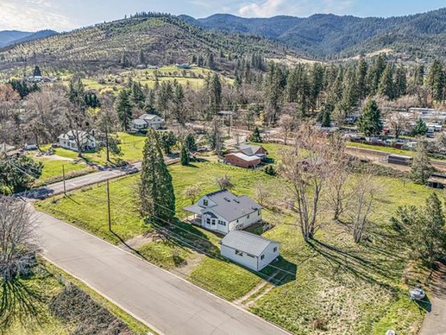 House for sale in Oregonia