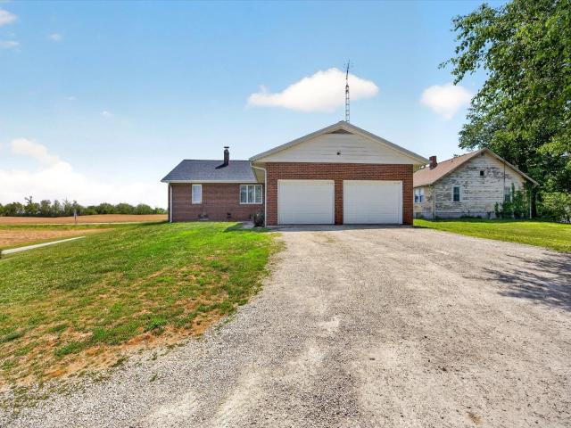 House for sale in Plainville, Indiana