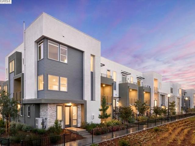 Condo for sale in Alameda, California