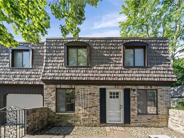 Condo for sale in Broadview Heights, Ohio