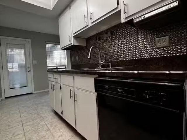 Condo for rent in Dayton