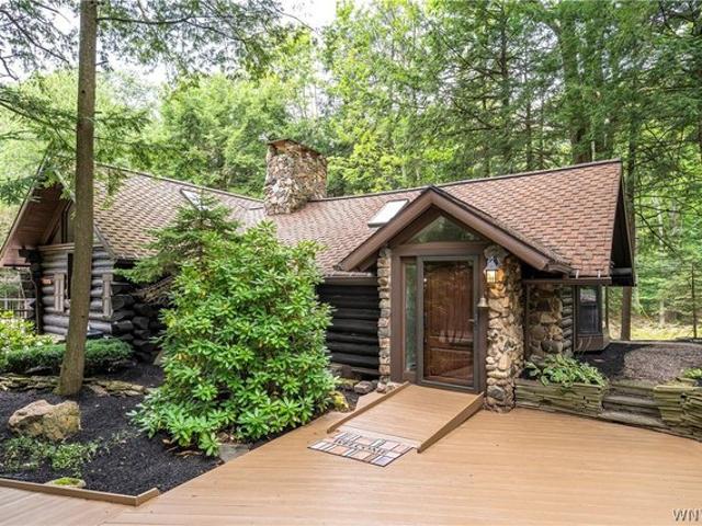 House for sale in Orchard Park, New York
