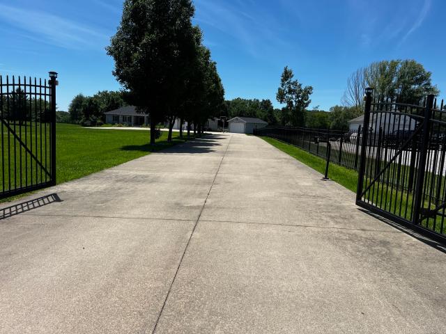 House for sale in Woodlawn, Illinois