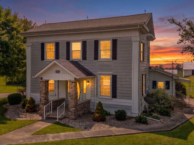 House for sale in Mooreland, Indiana