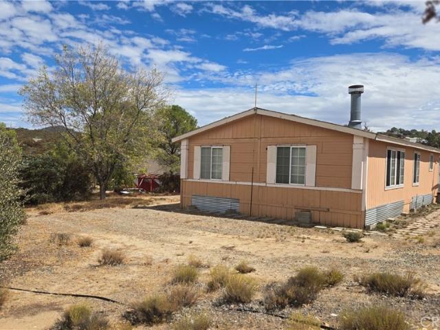 House for sale in Anza, California