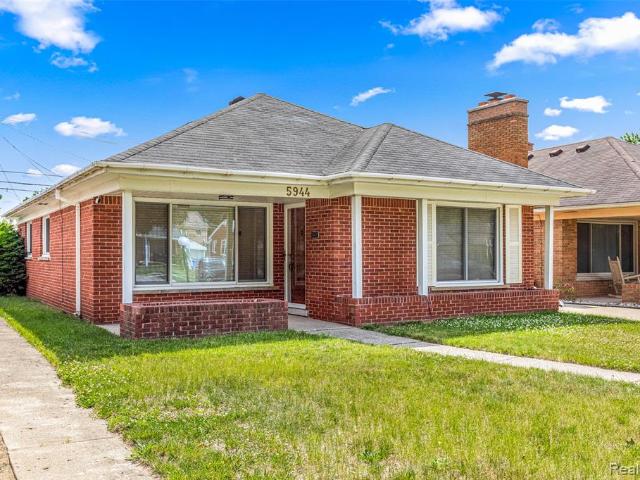 House for sale in Dearborn Heights