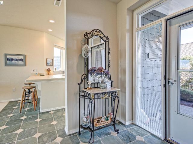 Condo for sale in Southshore, Newport