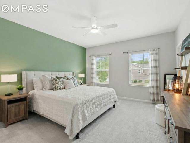 Townhouse for sale in Hillsborough