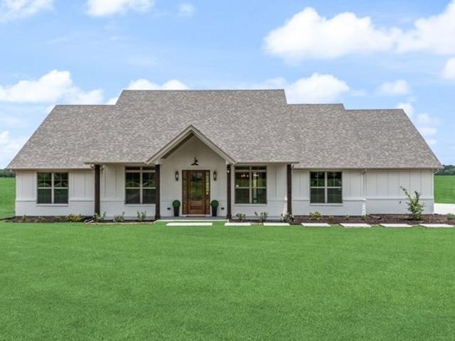 House for sale in Van Alstyne, Texas