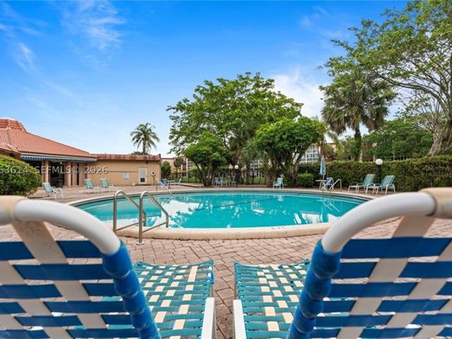 Condo for sale in Sunrise, Florida