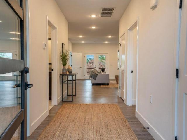 Condo for sale in Springfield Condo for sale in Springfield