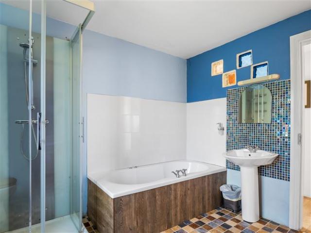 Detached House for sale in Ballynahown, Connacht