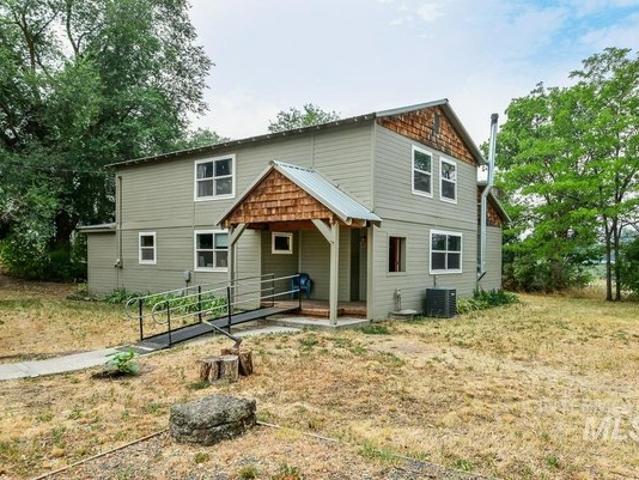 House for sale in Cambridge, Idaho