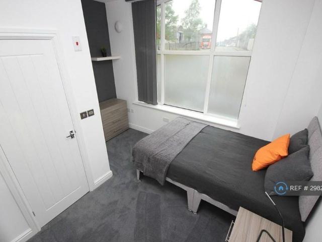 Room for rent in The Haulgh, Lee Bank