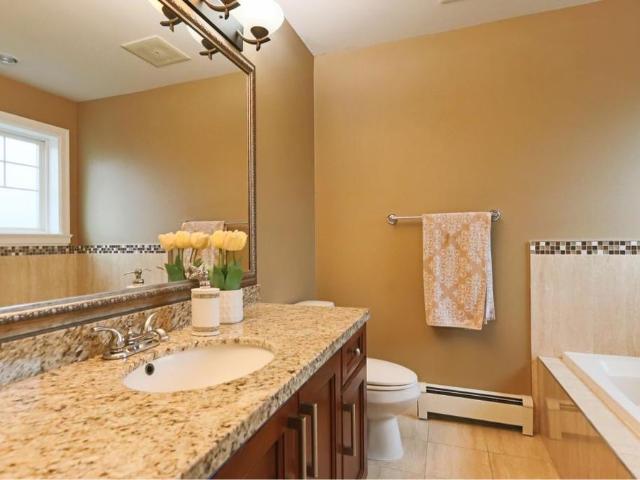 Apartment for rent in Surrey