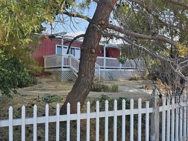 House for sale in Anza, California