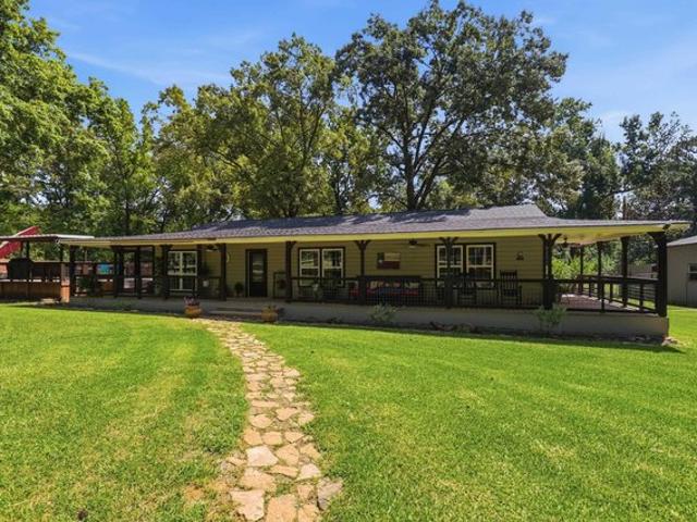 House for sale in Gilchrist, Texas