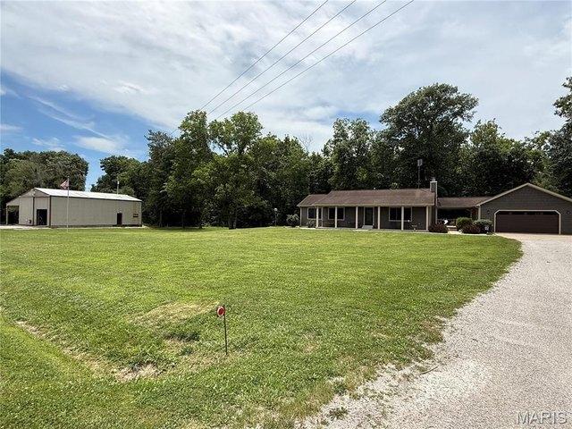 House for sale in Monroe, Illinois