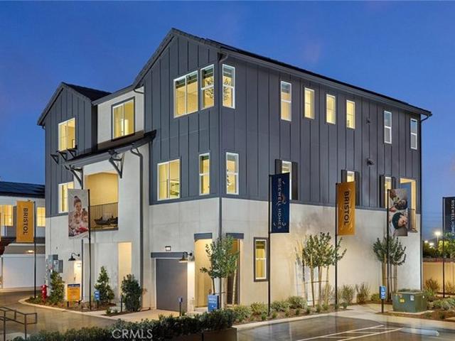 Townhouse for sale in Mira Loma, California