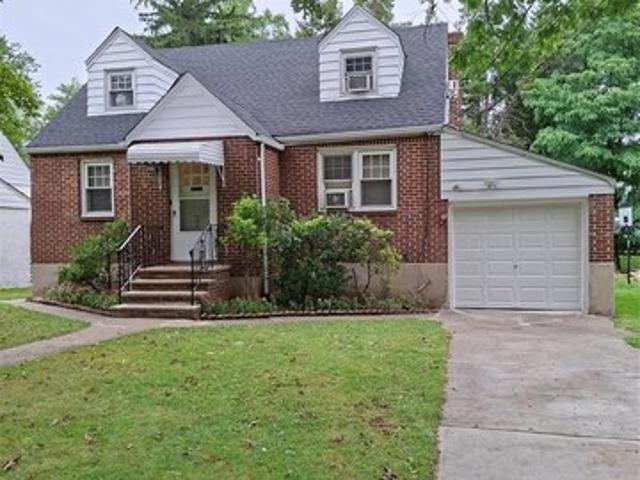 House for sale in Leonia, New Jersey