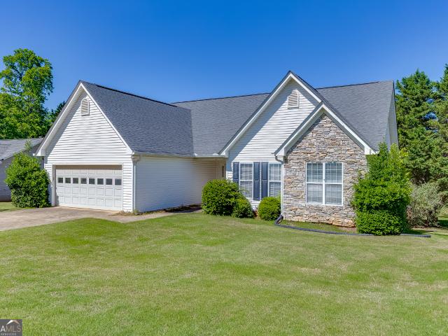 House for sale in Flowery Branch, Georgia