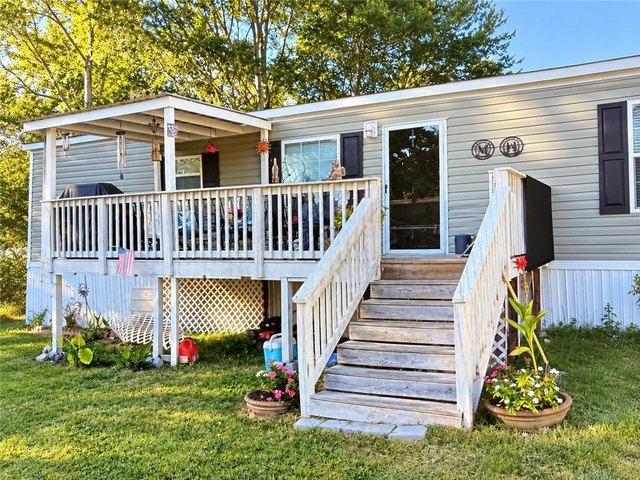 House for sale in Flowery Branch, Hall County