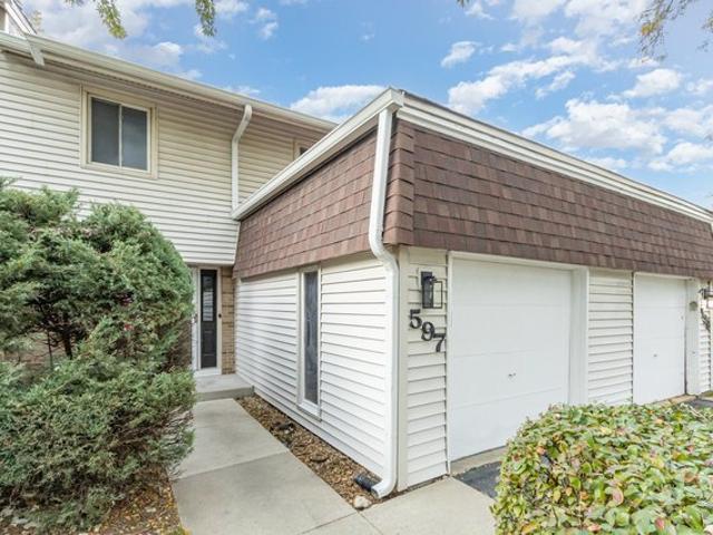Townhouse for sale in Bolingbrook, Illinois