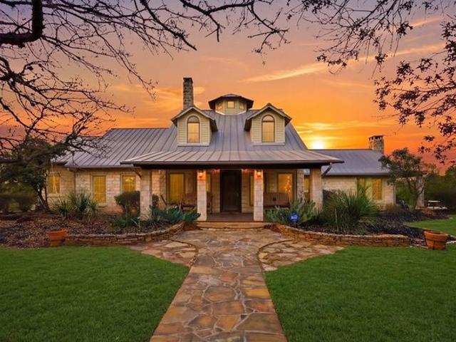 House for sale in Pipe Creek, Texas