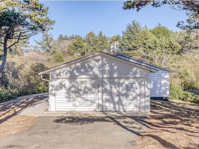 House for sale in Coronado Shores Beach Club, Lincoln City