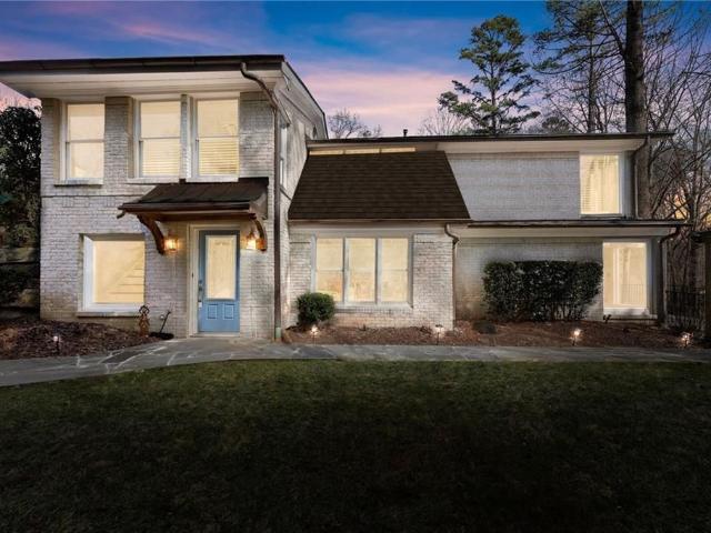 House for sale in Flowery Branch, Georgia