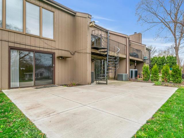 Condo for sale in Rockford Condo for sale in Rockford