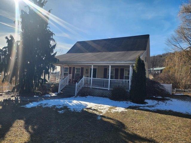 House for sale in Huntingdon, Pennsylvania