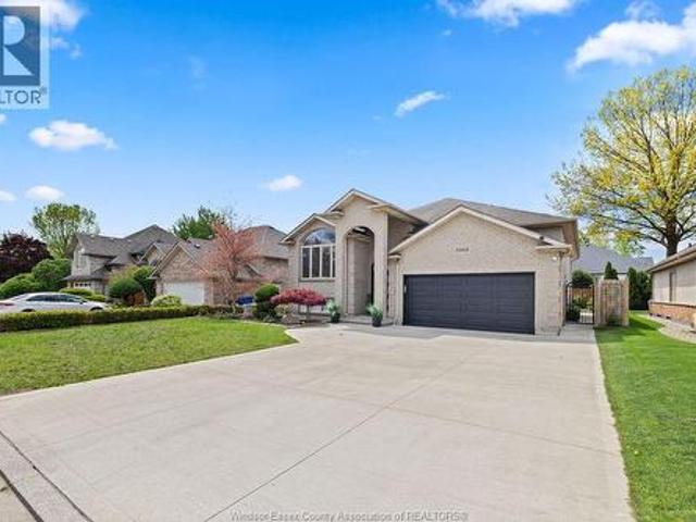 House for sale in Ontario