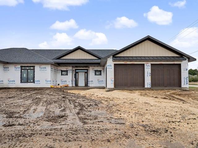 Townhouse for sale in Dyersville, Iowa