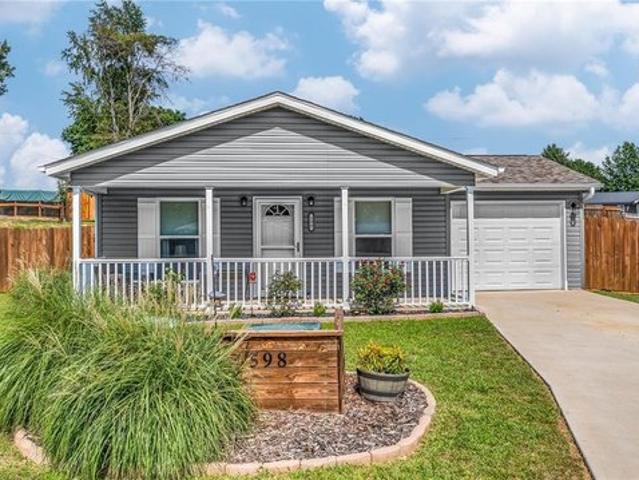House for sale in Jackson, Missouri