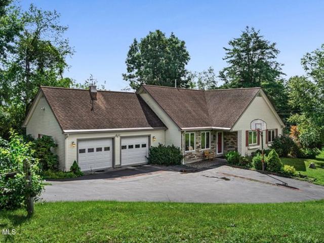 House for sale in Hoosick, New York