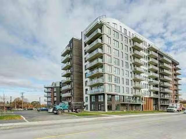 Condo for rent in Pointe-claire, Quebec