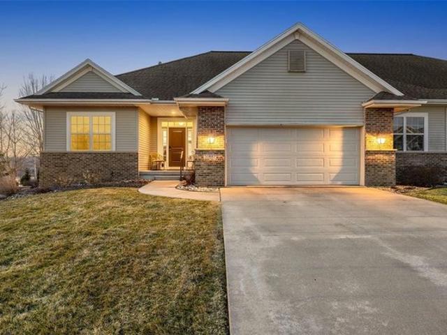 Condo for sale in Cedar Rapids, Linn County