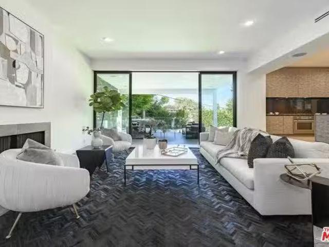 Condo for sale in North Hollywood, Sherman Oaks Neighborhood Council District