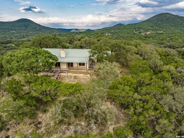 Farm for sale in Utopia, Texas