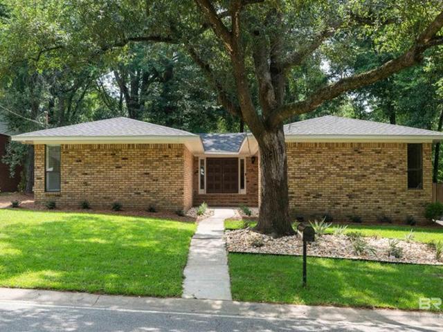 House for sale in Daphne, Alabama